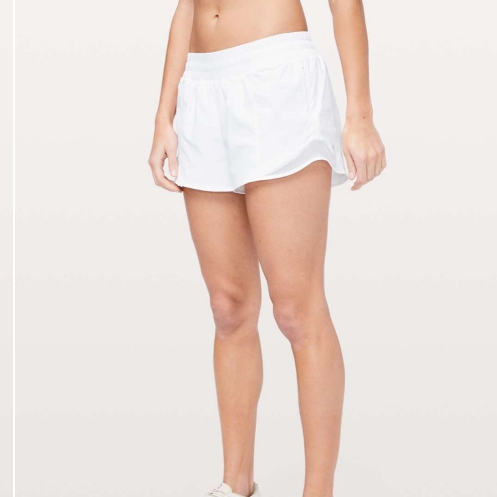 Lululemon Hotty Hot Shorts 4 inch EUC SIZE 8